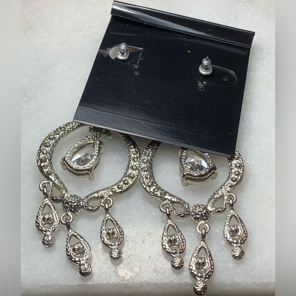 KJL Kenneth Jay Lane Rhinestone Chandelier Earrings - Picture 3 of 3
